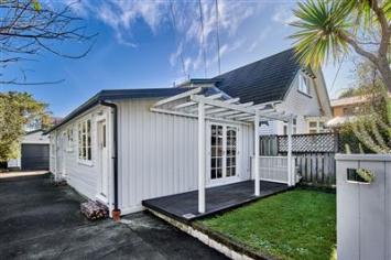 Property For Sale: 314 Muritai Road, Eastbourne – Image 1
